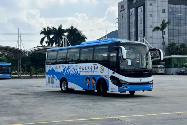 助力高原旅游：42台金龙大巴交付拉萨