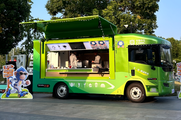 移动旗舰店出街！中车电动带您在阜阳边走边吃