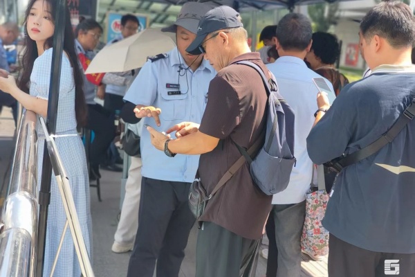 杭州公交：清凉大招助旅客轻松应对酷暑