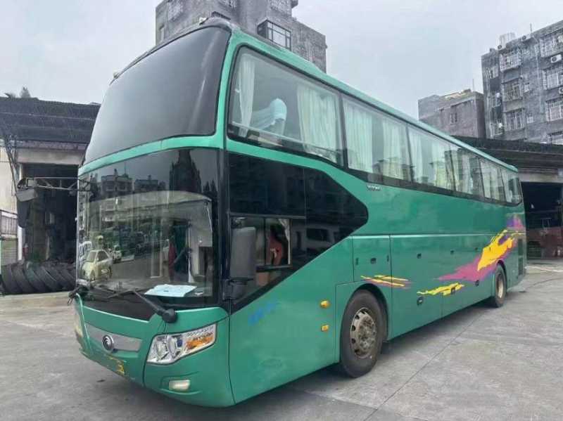 2015年上牌国四39座2+1有暖气宇通6126一手旅游车