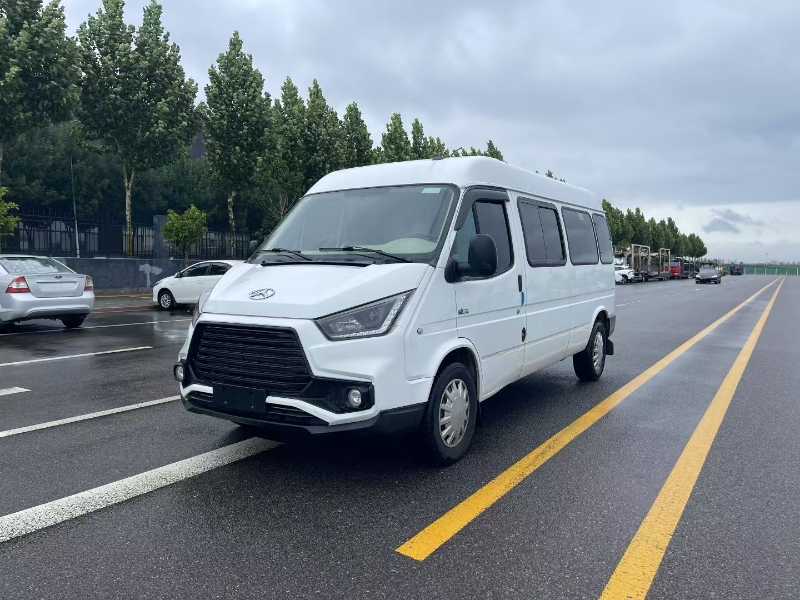 2025年1月 多台准新有公告9座江铃晶马6550小型旅游车