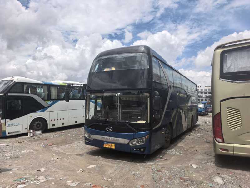 2016年7月上牌粤牌55座一层半国四金龙6119旅游车