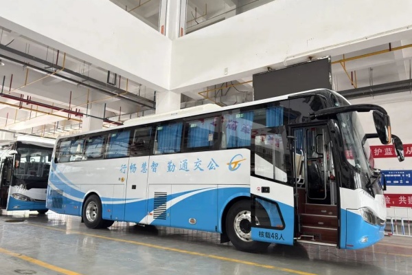 更智慧 更舒适！中车纯电动公路客车武汉报到！
