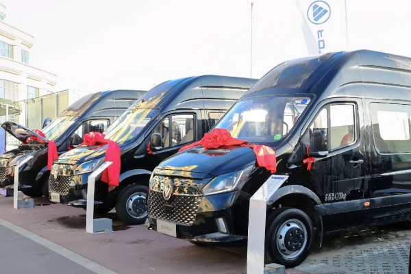 全维智享 礼遇升级 图雅诺 X8 商务车赋能出行新体验