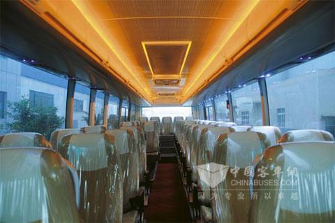 “风景”的过道较为宽敞，可有效提高乘客通过性，节省上车时间。