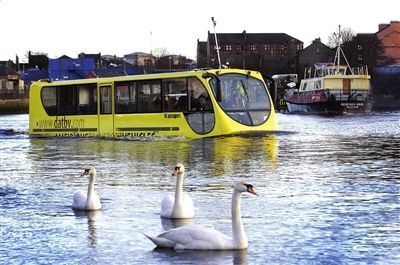 英国两栖客车试水