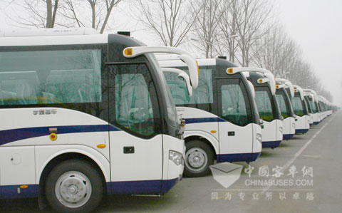 100台宇通客车交付新疆公安