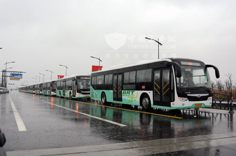 中大18米豪华城市公交车YCK6180HC