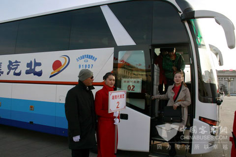 龙威客车服务两会