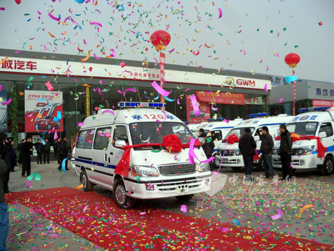 急救车前往各乡镇服务医疗系统