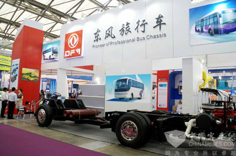 2010上海客车展东风旅行车展台