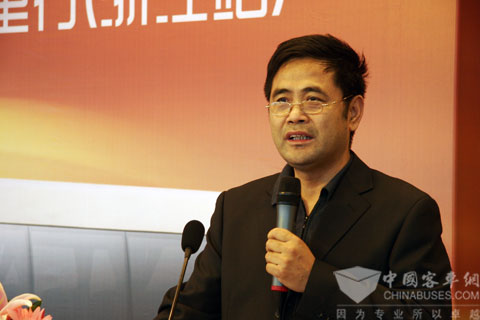 杭州长运运输集团有限公司常务副总经理李远龙代表客户发言