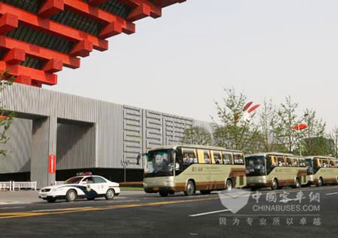 进入世博时间的中国客车海格