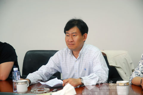 昆明市陈勇副市长进行座谈