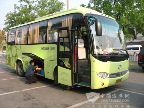 世博旅游热:客车车主几家欢喜几家愁