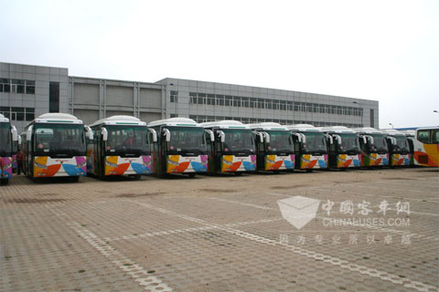 60辆福田欧V客车开赴桂林