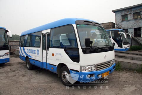 天马的金旅考斯特