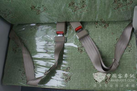 教育部部长袁贵仁参观东风旅行车专业校车