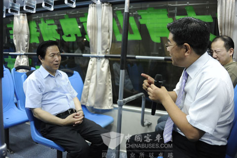 江苏省委书记梁保华一行来到盐城视察