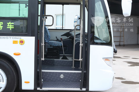 恒通都市威龙客车畅行大同