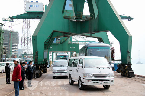 大金龙轻客累计销量突破万辆