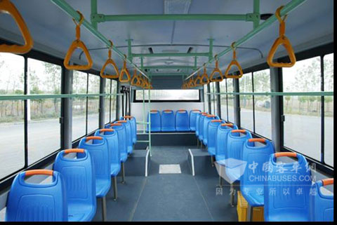 常州黄海LNG公交车内部空间