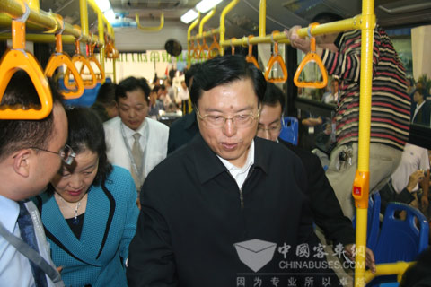 张德江副总理参观海格客车