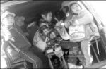 “黑校车”屡禁不绝 3条长凳挤30个学生