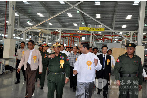 缅甸造大金龙海狮轻客正式下线