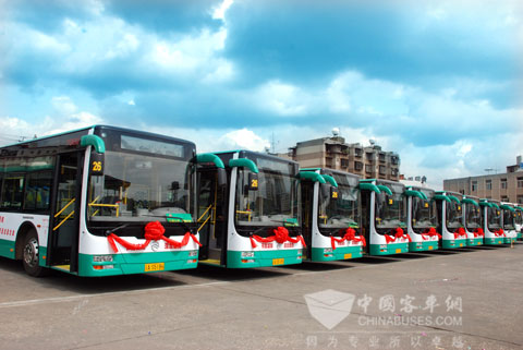 金旅20辆混合动力车整装待发