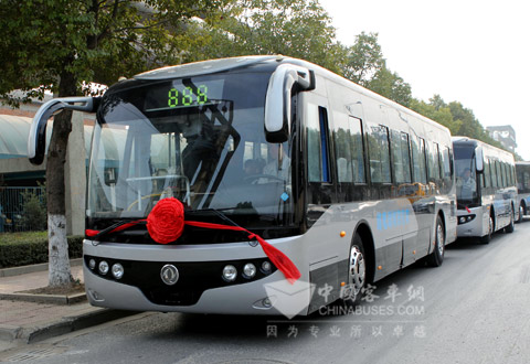 东风天翼纯电动客车整装待发