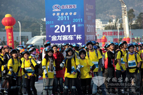 2011“金龙客车”杯厦门轮滑比赛成为年轻人展示活力的舞台