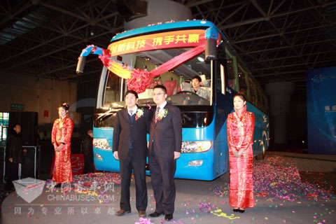 2011款欧V BJ6120新车揭幕