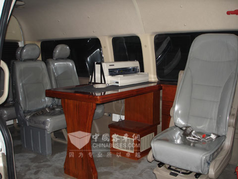 海格办税服务车成流动税务办公室