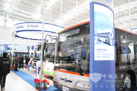 扬子江客车展台