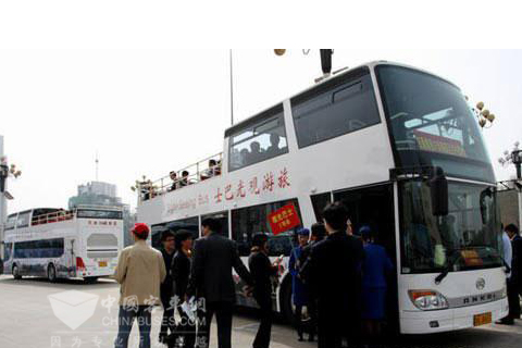 安凯双层敞篷客车亮相天津滨海新区