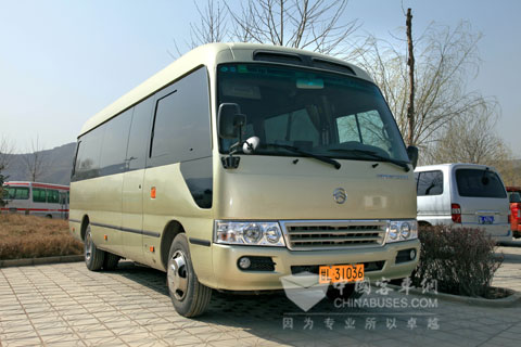 新购置的金旅现代底盘考斯特