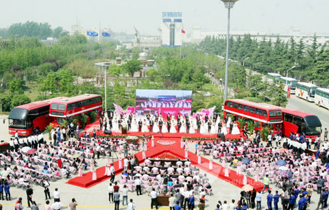 宇通第六届青年集体婚礼热闹非凡