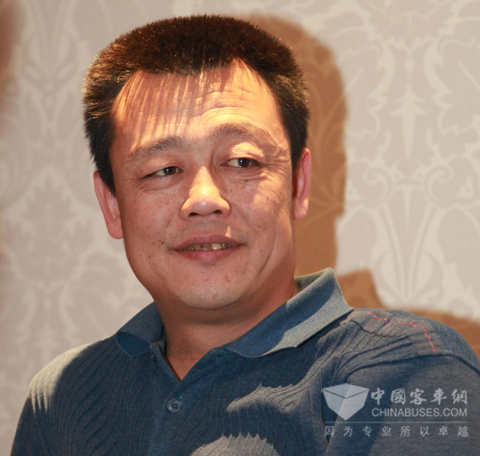 在车辆选择方面很谨慎的李永柏也对金旅客车青睐有加