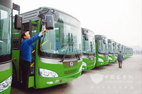 太原市场上的公交客车