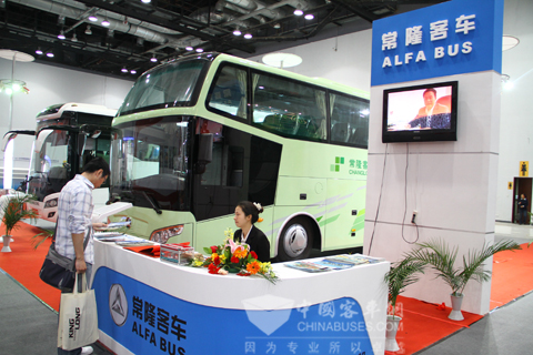 2011道路运输展常隆客车展台