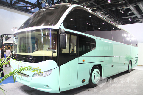 “中国道路运输杯”最佳公路客车青年JNP6126