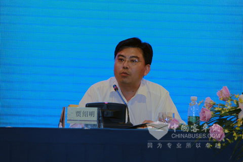 广东省交通运输厅副厅长贾绍明在会上讲话