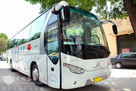 2008年购买的金旅客车亮丽如新