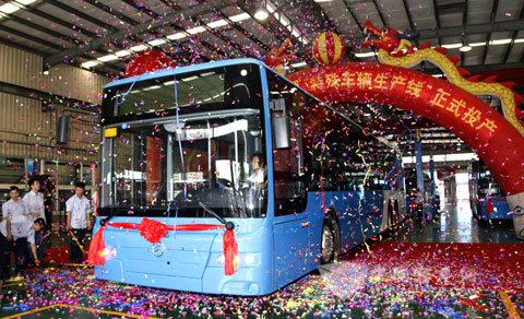 出口芬兰的金旅公交车