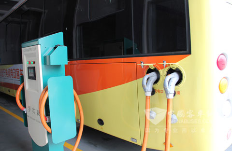 恒通纯电动车充电演示