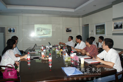 中通客车副总经理于春印介绍中通几年发展概况