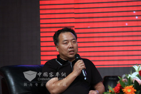 中国公路学会客车分会的佘振清