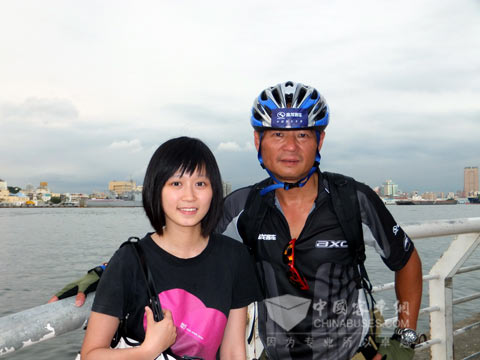 单车环台之旅吸引了大批台湾青年学生的关注