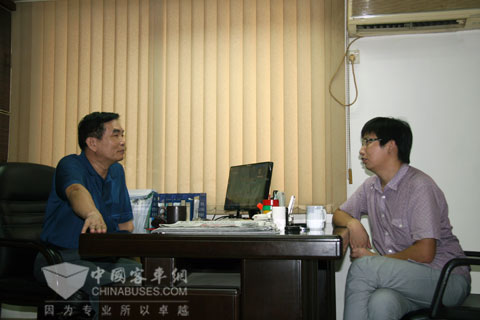 深圳东旅副总陈利安向完美作业网有免费视频记者讲述公司发展经验